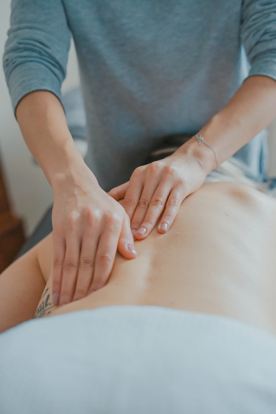 Do not simply cover the concern. Understand the skin, support its balance and build a routine that can be maintained.